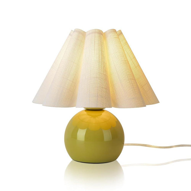 Ziqqeelam Green Small Bedside Mini Table Lamp for Bedroom, Cute Bedroom Lamps for Nightstand, Cute Mini Table Lamps for Small Spaces with Scalloped Shade for Kitchen Counter, Bookshelf, Kids Dorm
