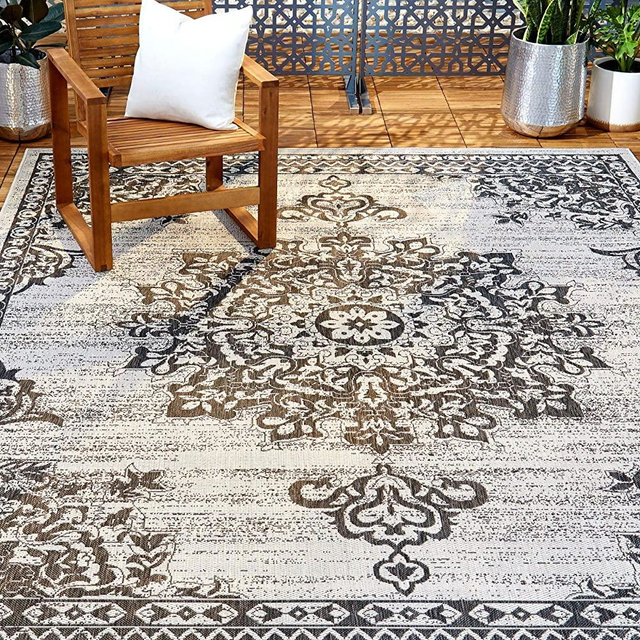 Home Dynamix Nicole Miller Patio Country Azalea Indoor/Outdoor Area Rug 7'9"x10'2", Traditional Medallion Gray/Black