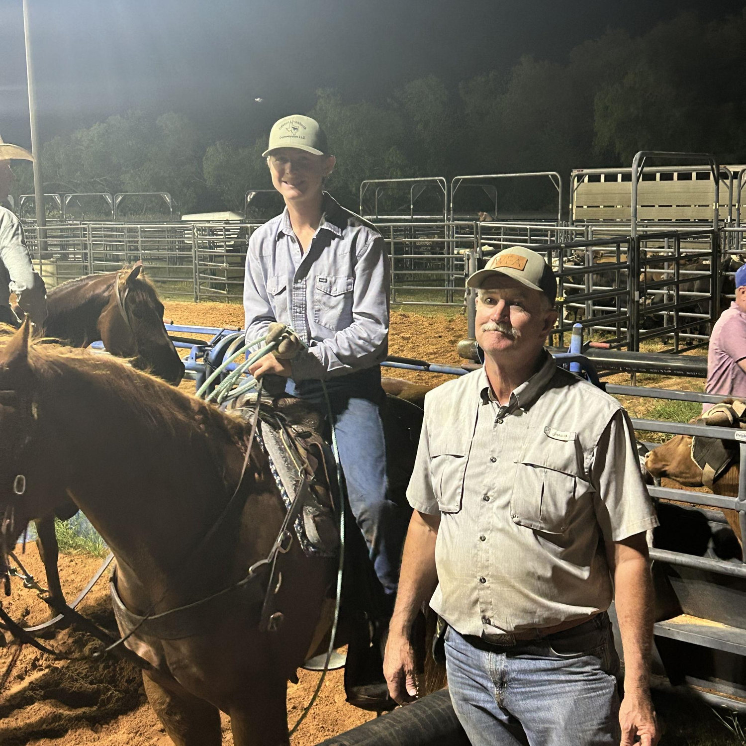 Kenny wins the roping