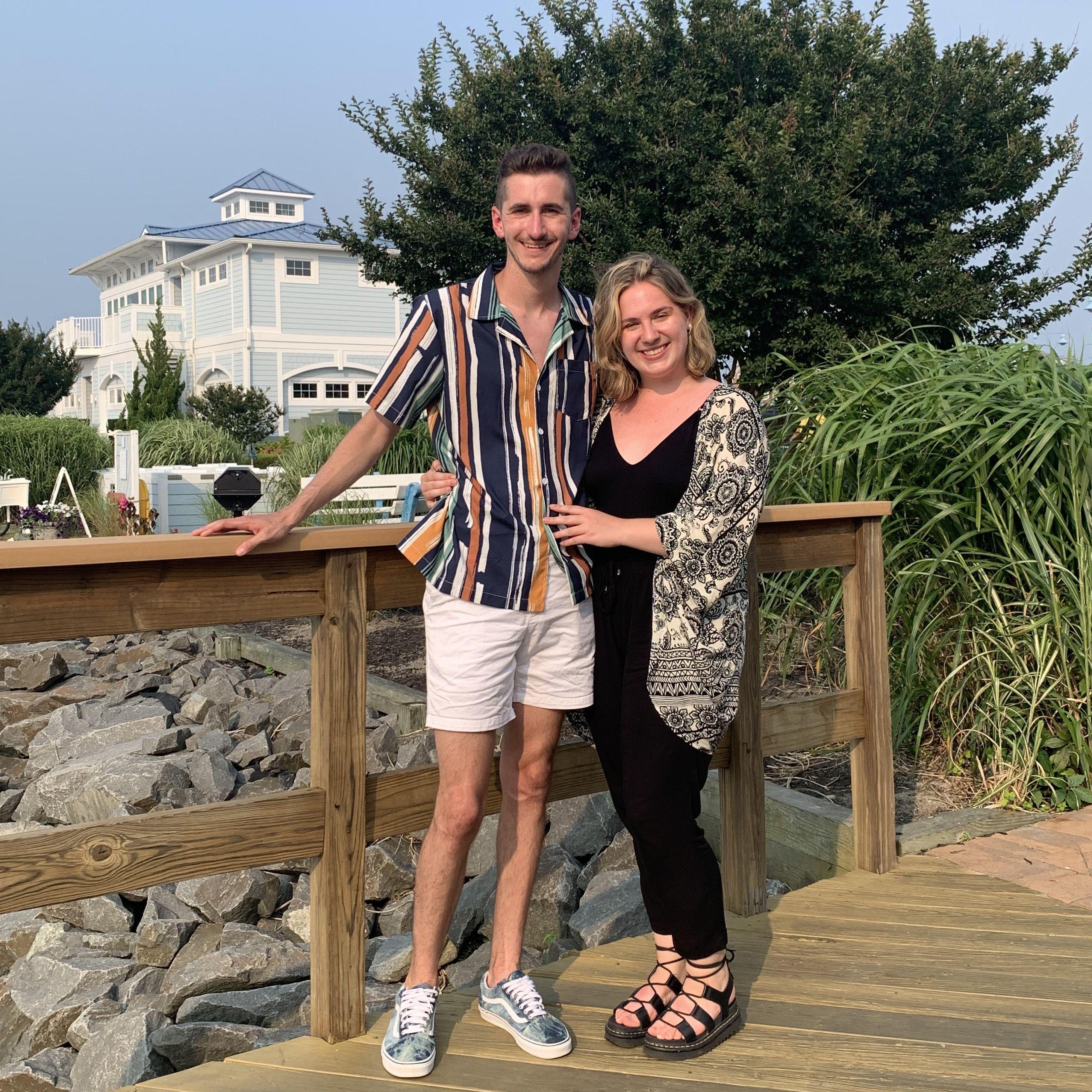 Liz joined Matthew and his extended family for a reunion in Ocean City, Maryland that has been taking place annually for over 50 years. Beach drinking, sunset selfies, and crabcake-eating ensued.