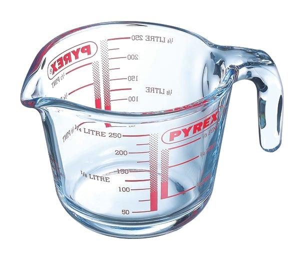 Set of 3 Pyrex® jugs (0.25L - 0.5L and 1L)