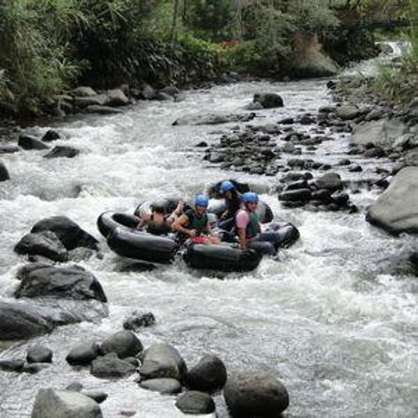 Tubing Through the Ri­o Mindo