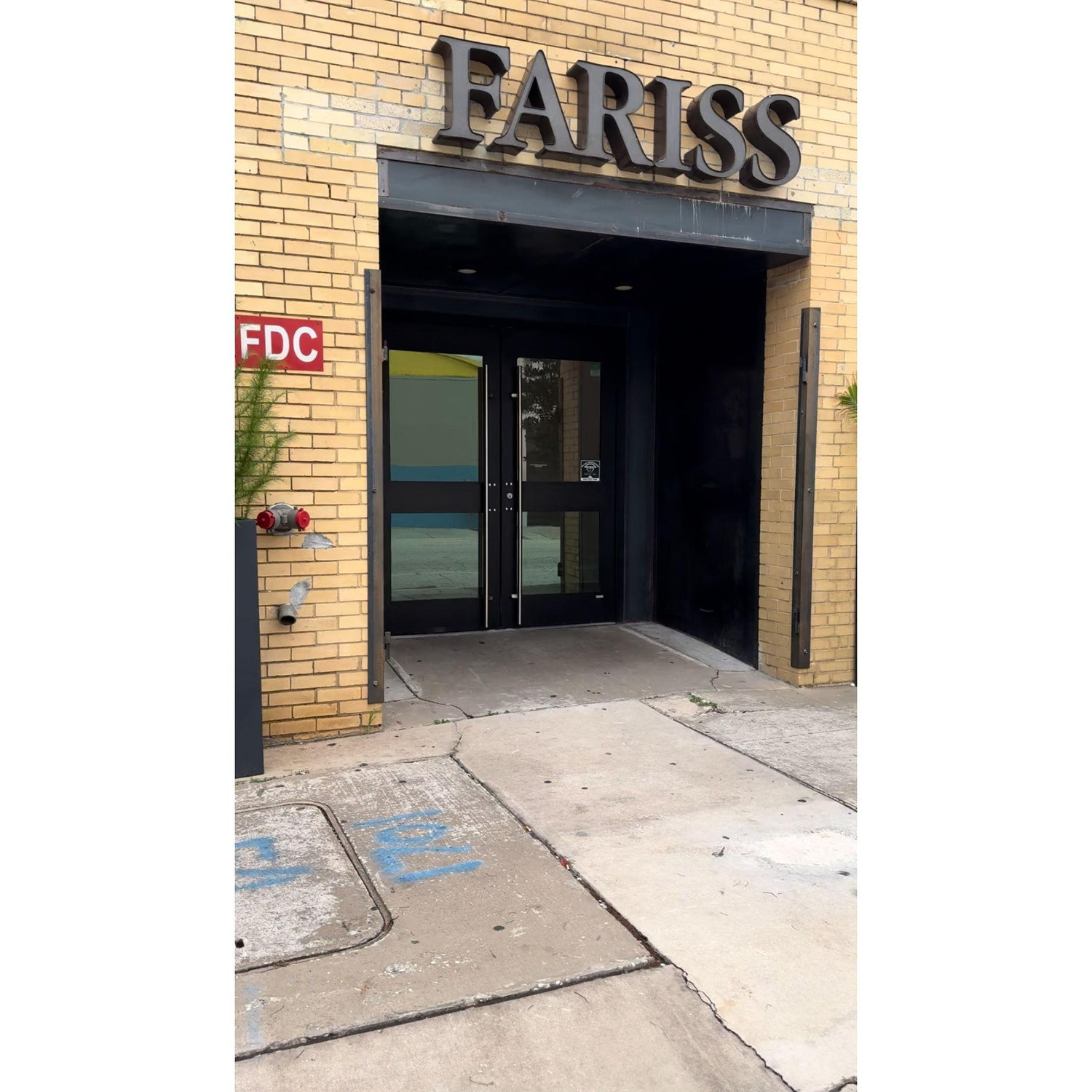 Entrance to the Fariss facing Henderson Avenue