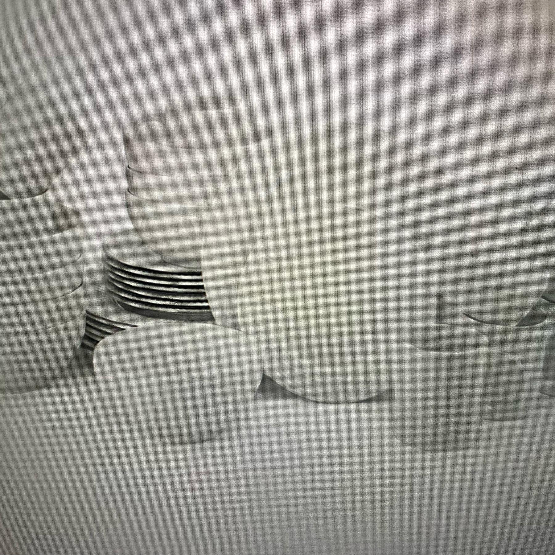 Cassandra 32 Piece Dinnerware Set, Service for 8