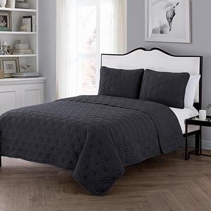 VCNY Home Kaleidoscope Embossed Polyester 3 Piece Quilt Set, SUPER SOFT Quilt Set, Wrinkle Resistant, Hypoallergenic Bed Set, Full/Queen, Iron