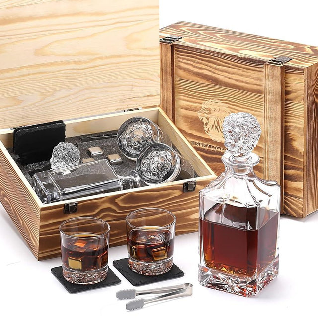 LUSKEYCOR Whiskey Decanter Set with Wooden Crate, Lion Whiskey Decanter 25.4 oz and 2 Glasses 10 oz with 304 Stainless Steel Whiskey Stones, Slate Coasters, Tongs, Gift for Men husband Dad Wedding