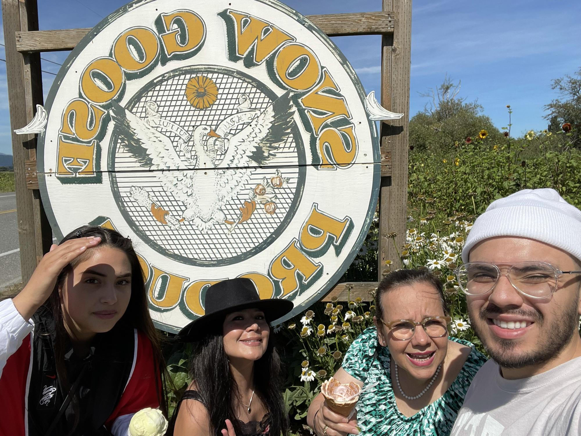 Snow Goose Produce Farmers Market with Ari, Ale, Mom & I🍦