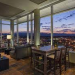 Peaks Lounge