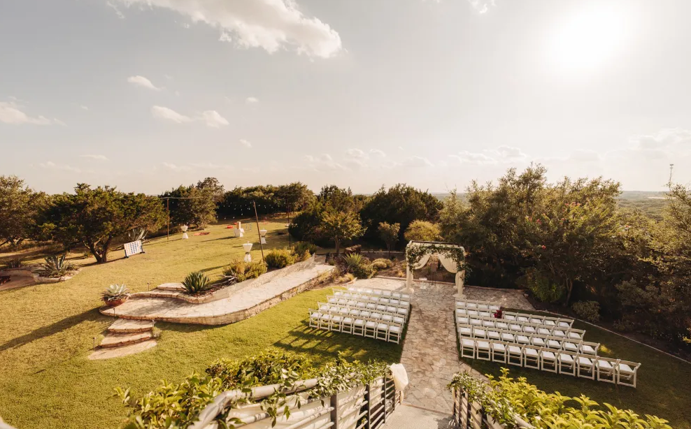 The Wedding Website of Lillian Sutton and Cade Powell