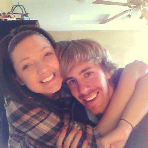 One of the first pictures of Jessica and Perry together early in their relationship. She is just 18 in this picture! and he is 20! what babies!