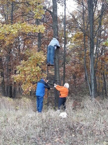 Ray lends a helping hand.
