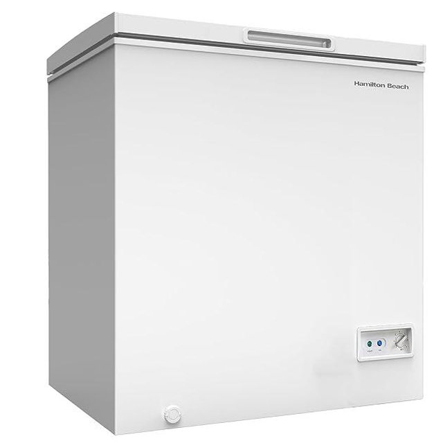 Hamilton Beach HBFRF700-WHITE-COM, Chest Deep Freezer, 7 Cu. Ft. Capacity, Adjustable Thermostat-Removable Vinyl Coated Wire Basket-Easy Defrost Drain, White