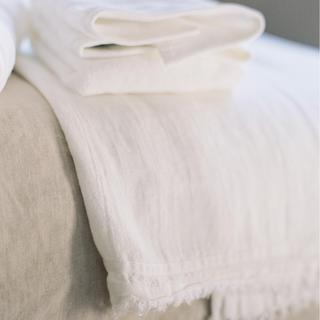 Edith Throw