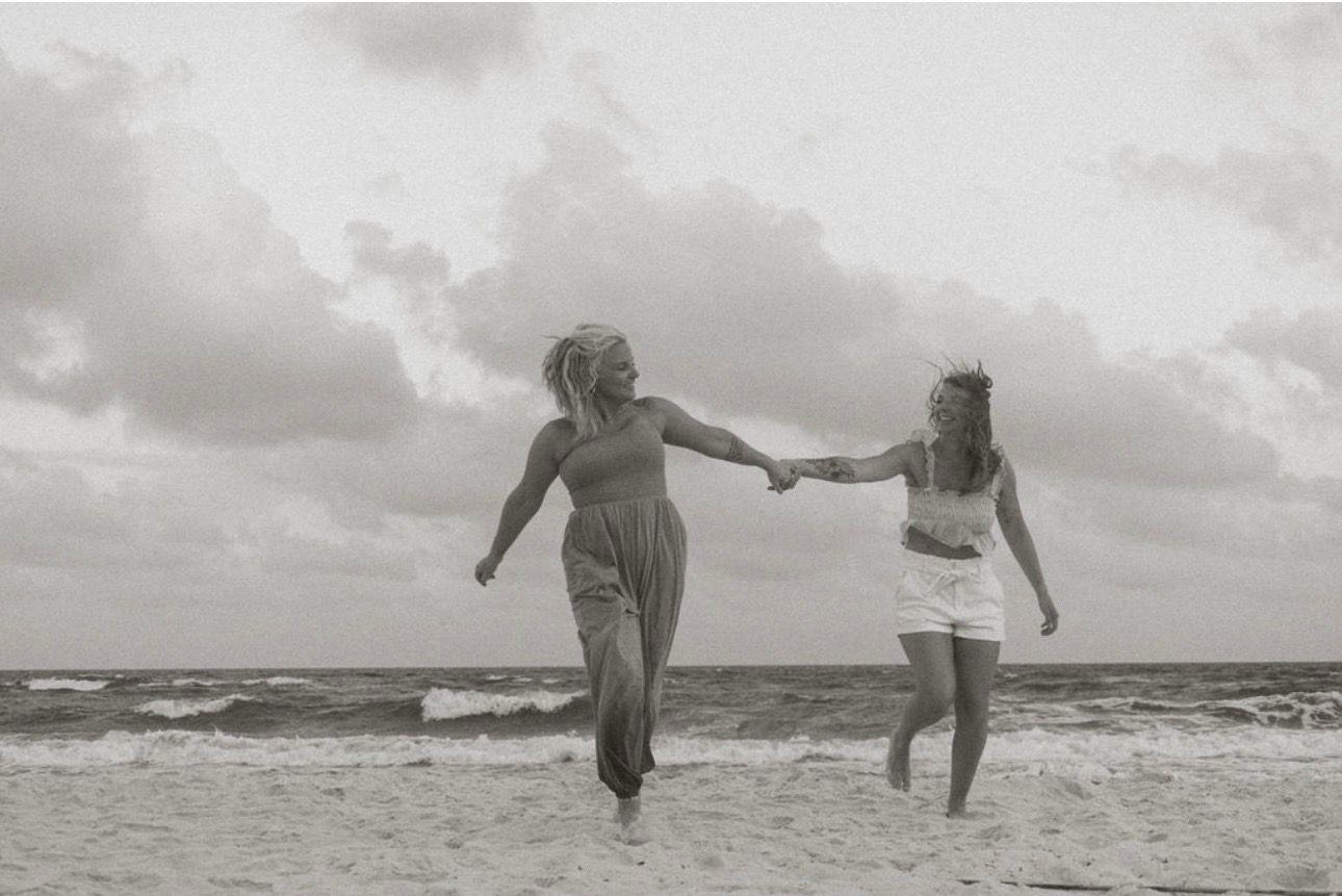 The Wedding Website of Hanna Andrews and Caitline Wolfe