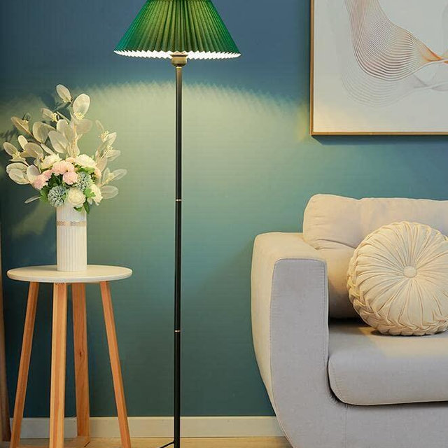 Modern Elegant Black Pole Floor Lamp Simple Design Tall Lamp with Dark Green Shade Standing Lamp with LED Bulb for Living Room and Bedroom