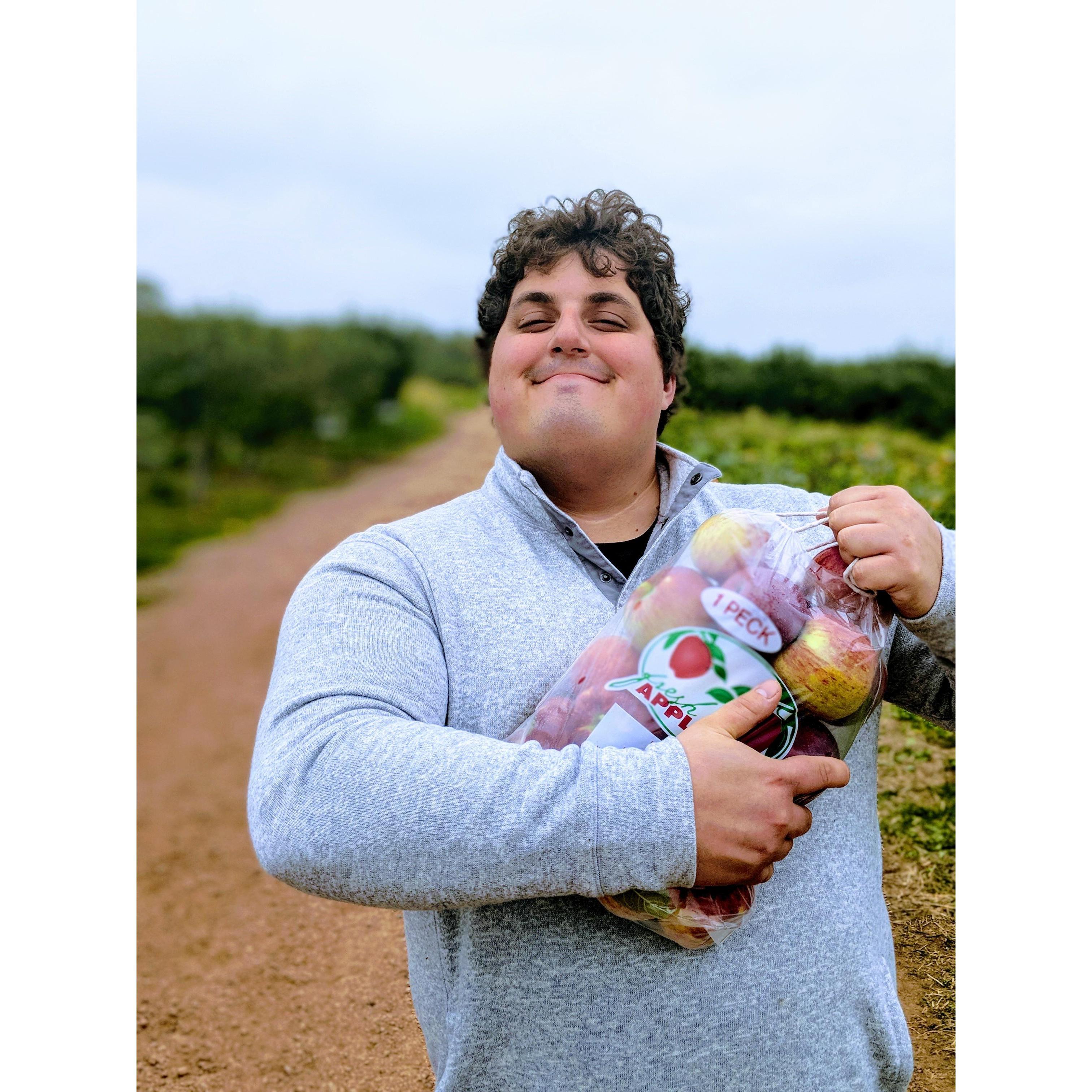 Our first apple picking experience together! Such a goof😍