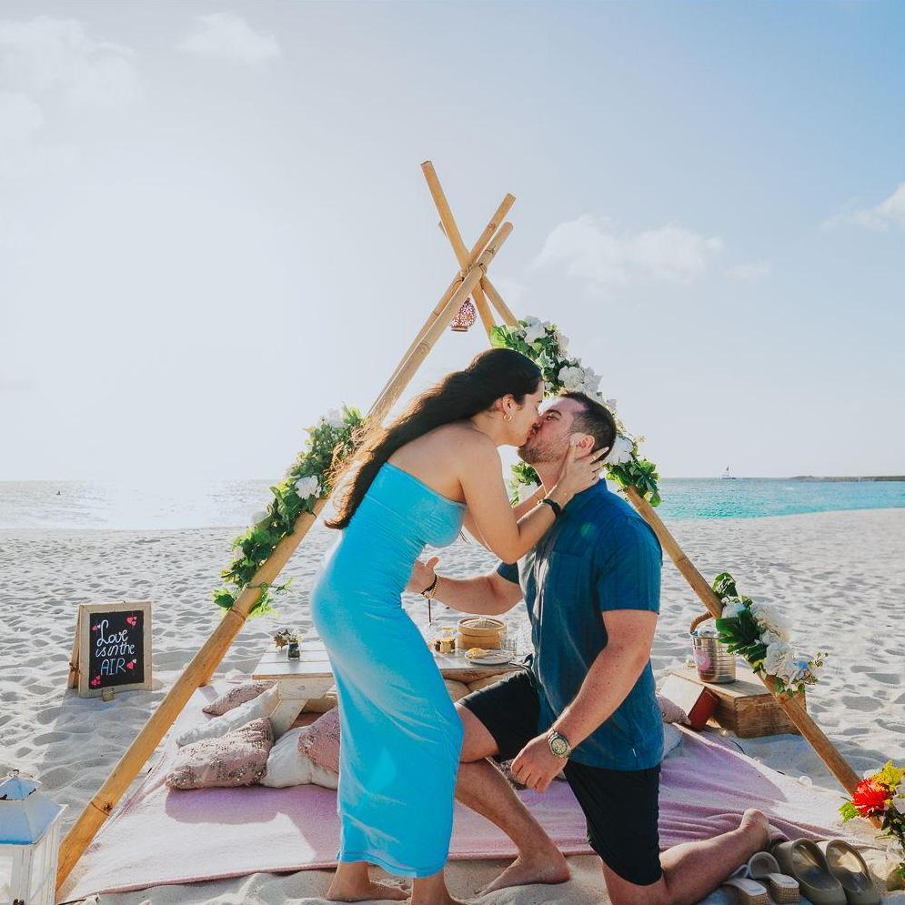 Our engagement in Aruba!