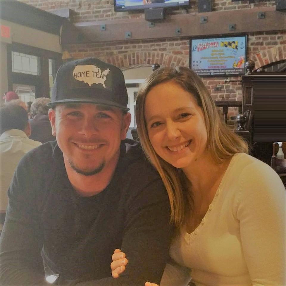 East Coast Tour 2017
First Stop: Annapolis, MD
Bar Hopping and Rob meets Chelsea!