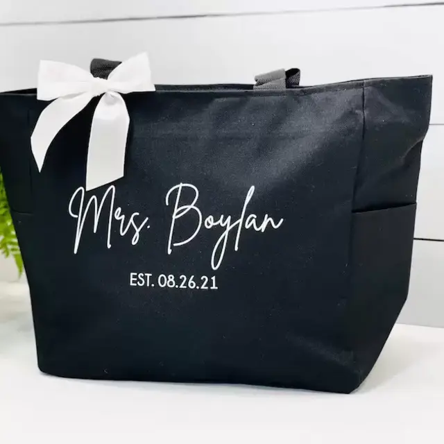 Personalized Bride Bag, Engagement gift, Bride Tote Bags, Wedding Gift, Bridal Shower Gift, Gift For Bride, Bridal Gift, Honeymoon Gift,