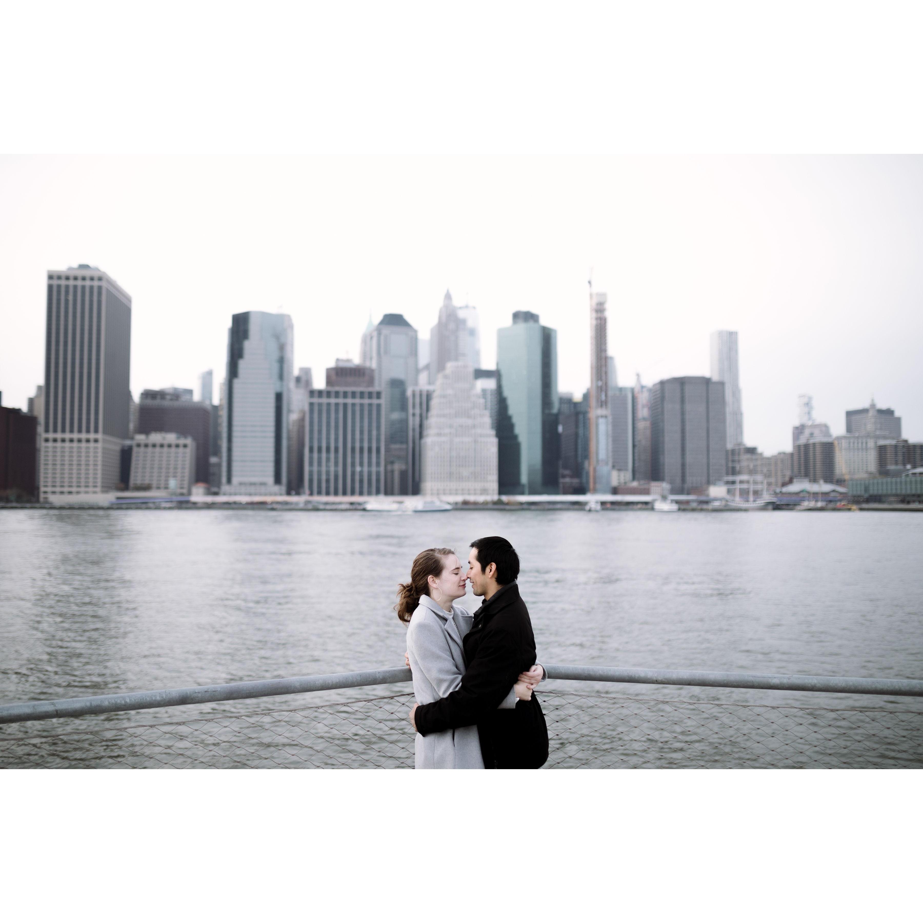 "These vagabond shoes
Are longing to stray
Right through the heart of it
New York, New York"