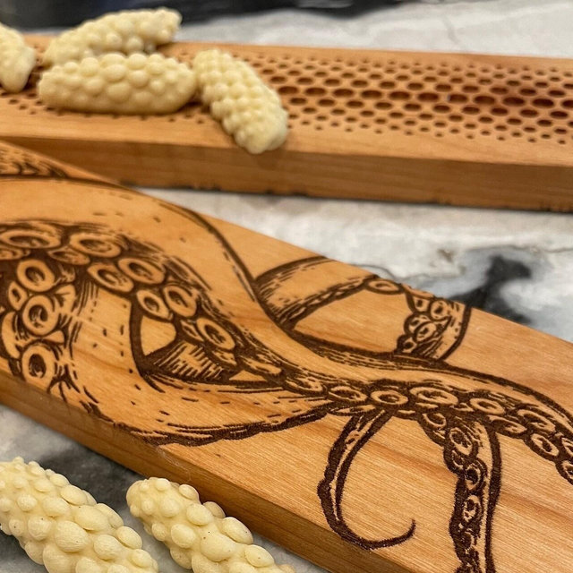 Kraken Pasta Board – Octopus Engraved Wooden Gnocchi & Garganelli Tool – Handmade Pasta Rolling Board Gift