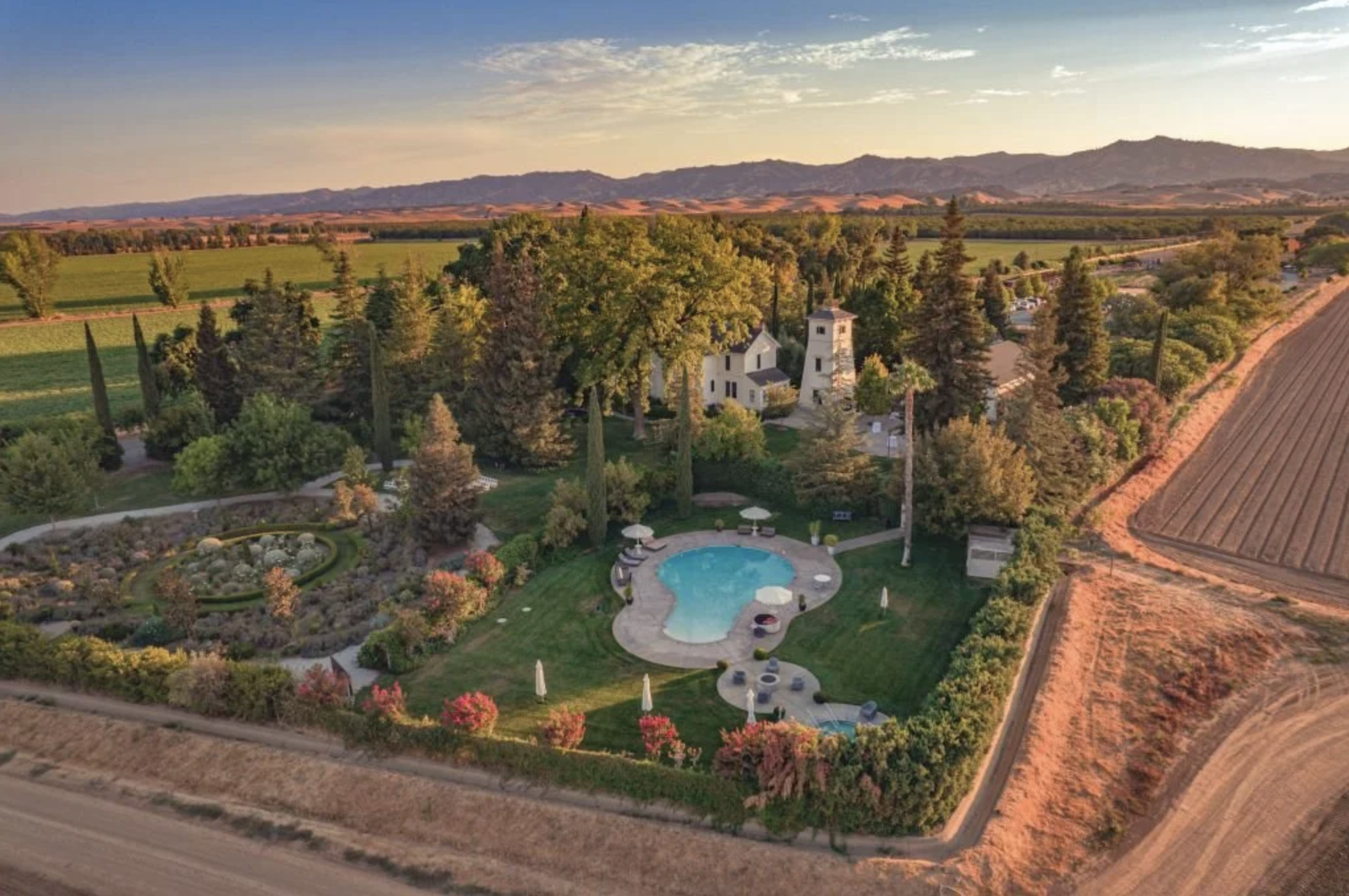 The Wedding Website of Crista Nauta and Scott Luong