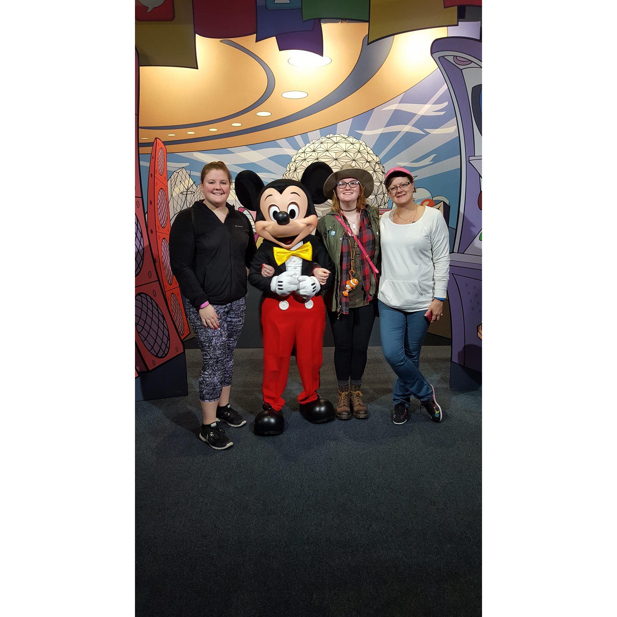 Stephanie at Disney with her mother, Lisa, and sister, Samantha