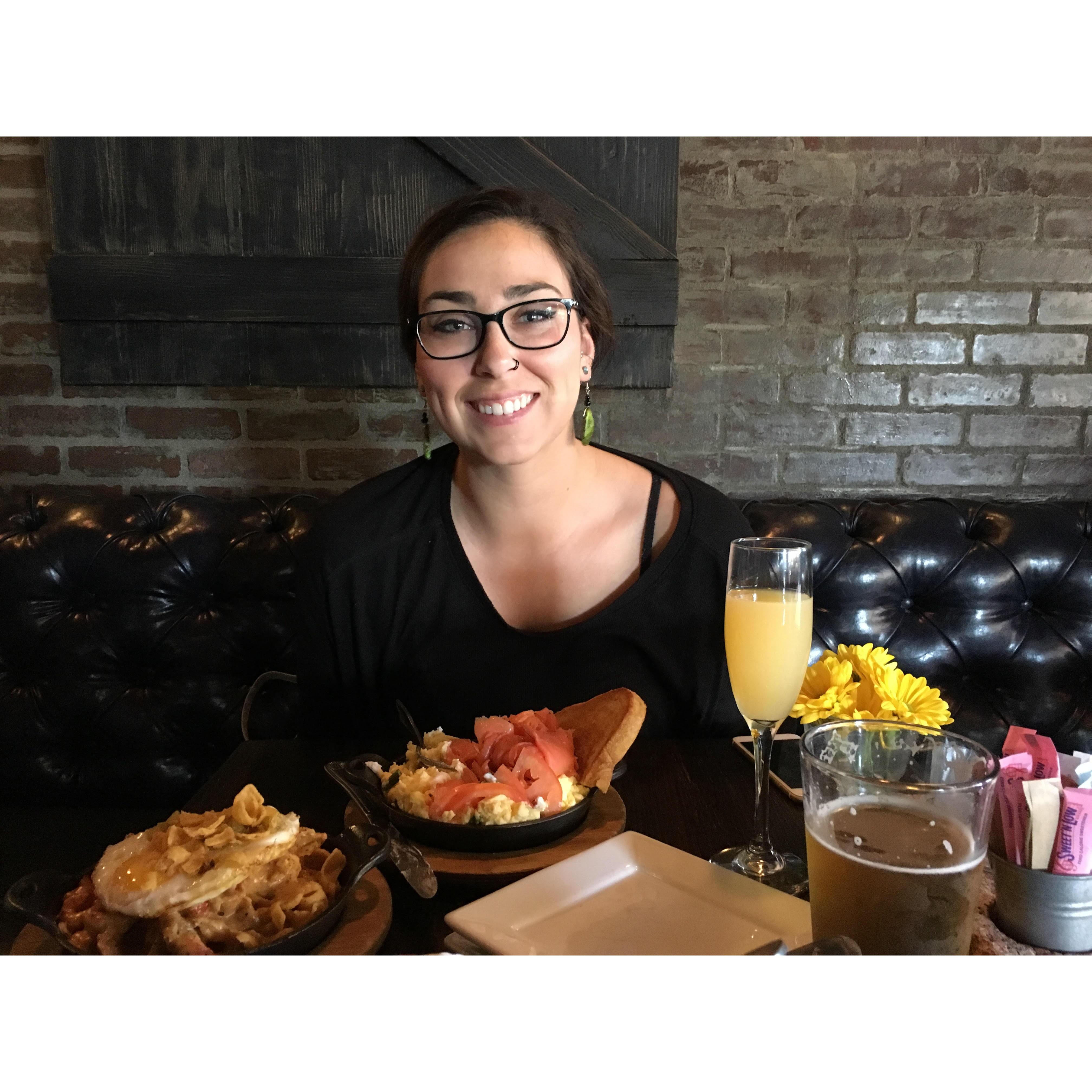 Hannah brunching @ BossCat 2017