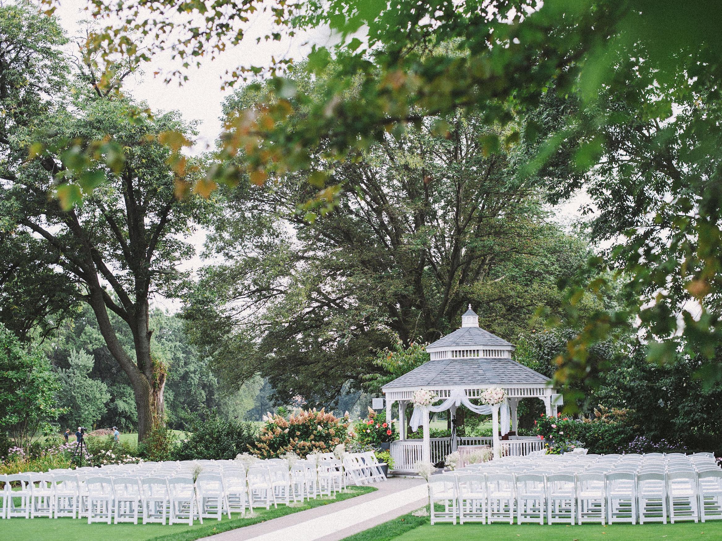The Wedding Website of Ivonne Melendez and Manuel Velazquez