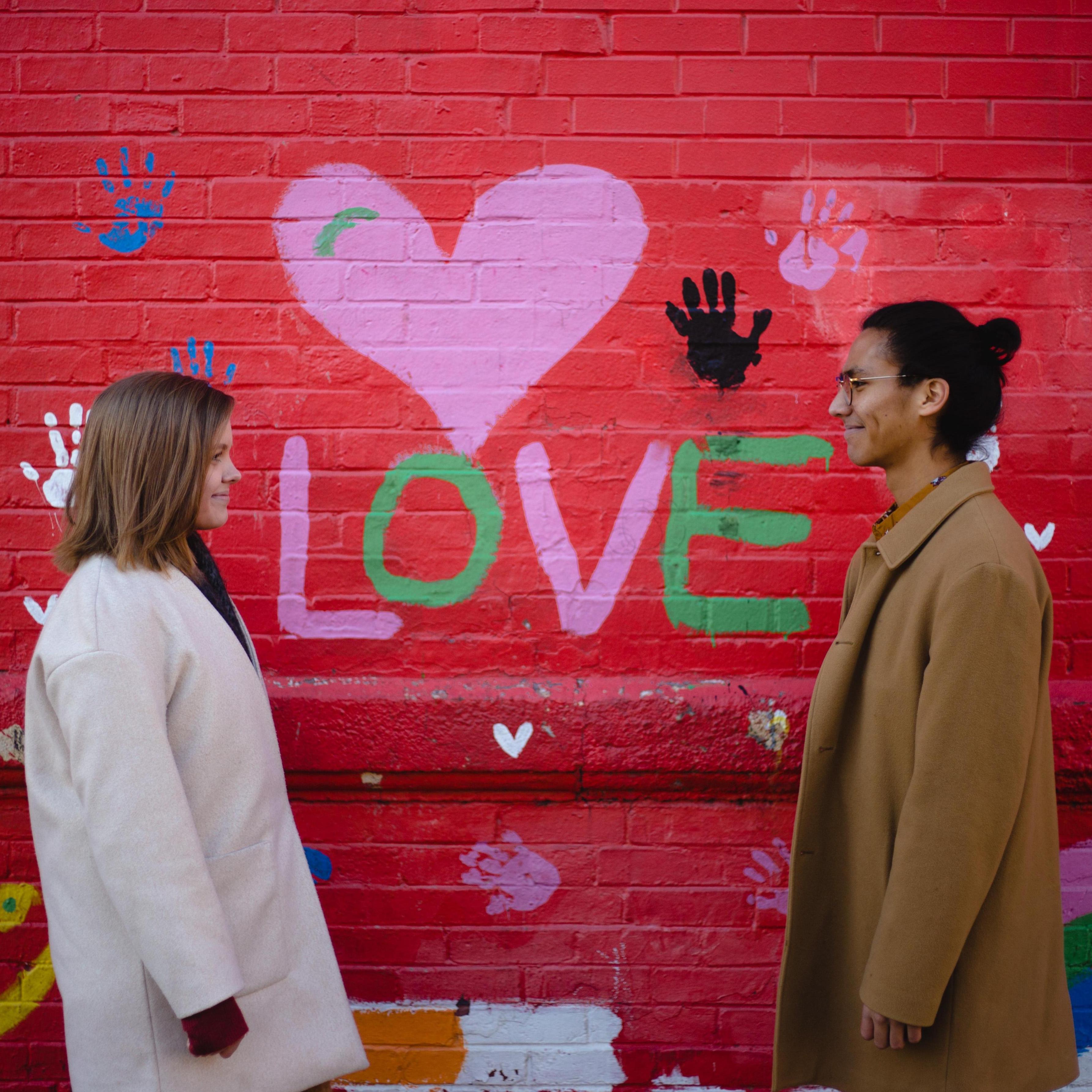 Love is (w)all.
((Pilsen))
