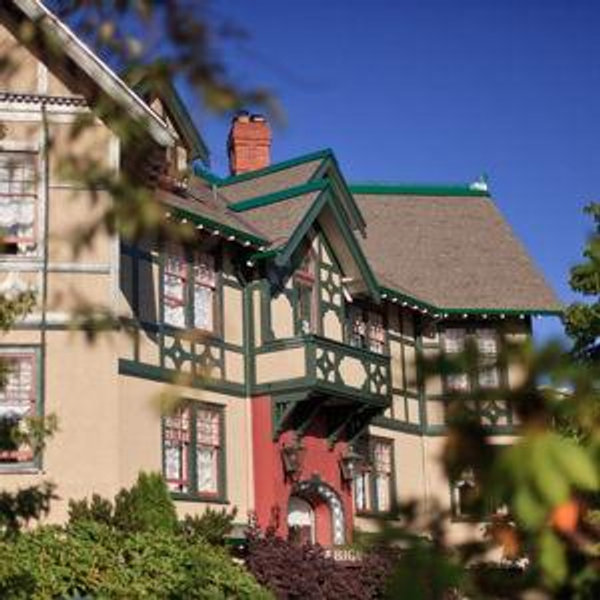 One-night Stay at Abigail's