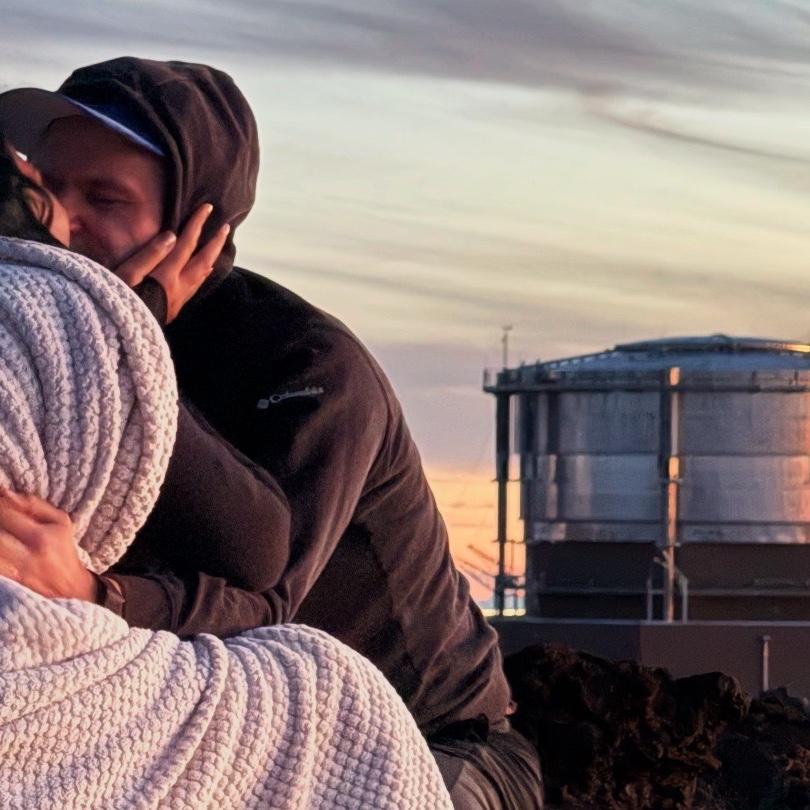 Our story began on a dating app 😁
One morning, the bride decided to give the app one last chance — and at that exact moment, the groom messaged her.
Since then, we’ve been together 🥰