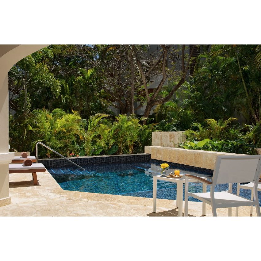 Private plunge pools depending on your room