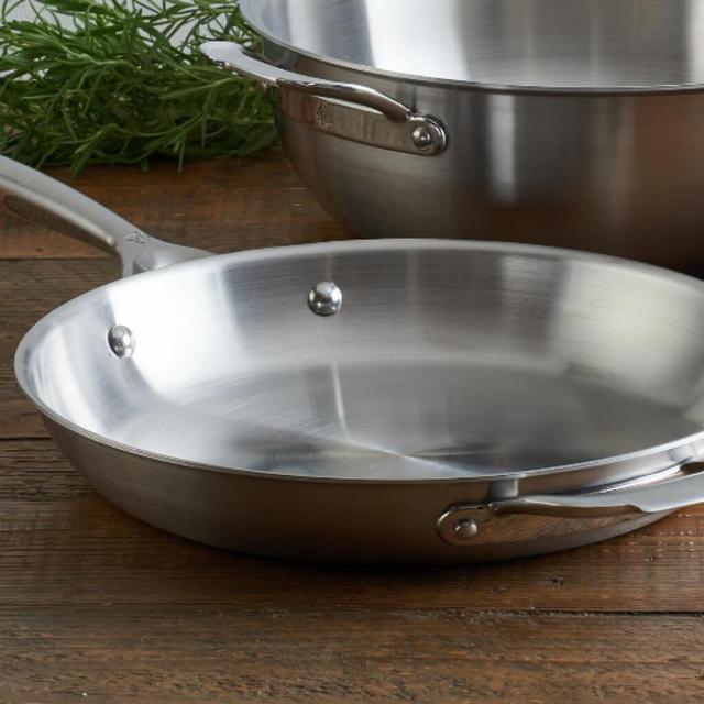 The Sidekick Skillet