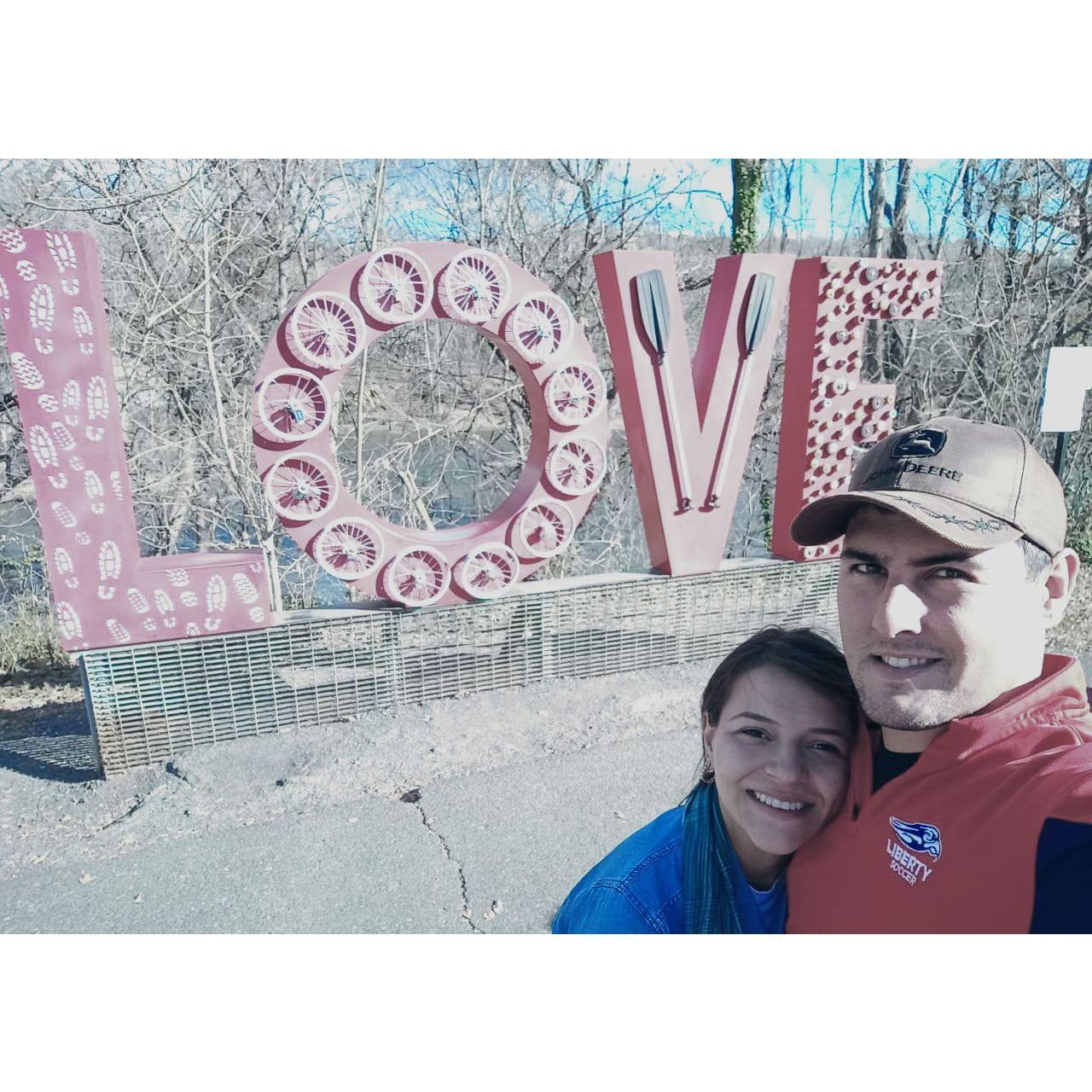 Let us be cheesy. Deixa a gente ser brega kkk