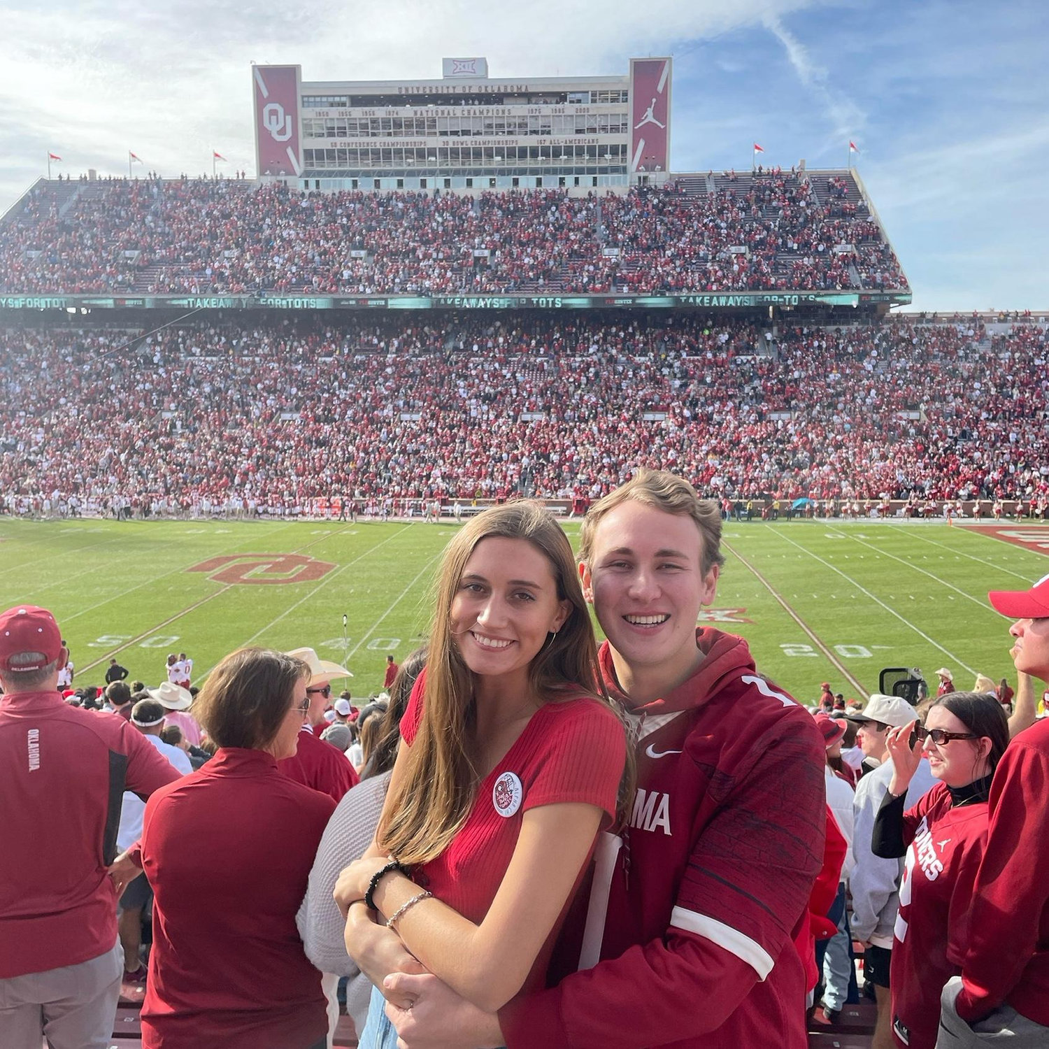 We met in the spring of our junior year, in an honors class on zoom. Shoutout to Lawson (groomsman) & Halle (Rachel's freshman year roommate) for facilitating our eventual meeting in person!