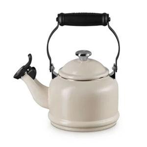 Demi Kettle in color "Brioche""