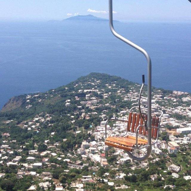 Air Lift in Capri