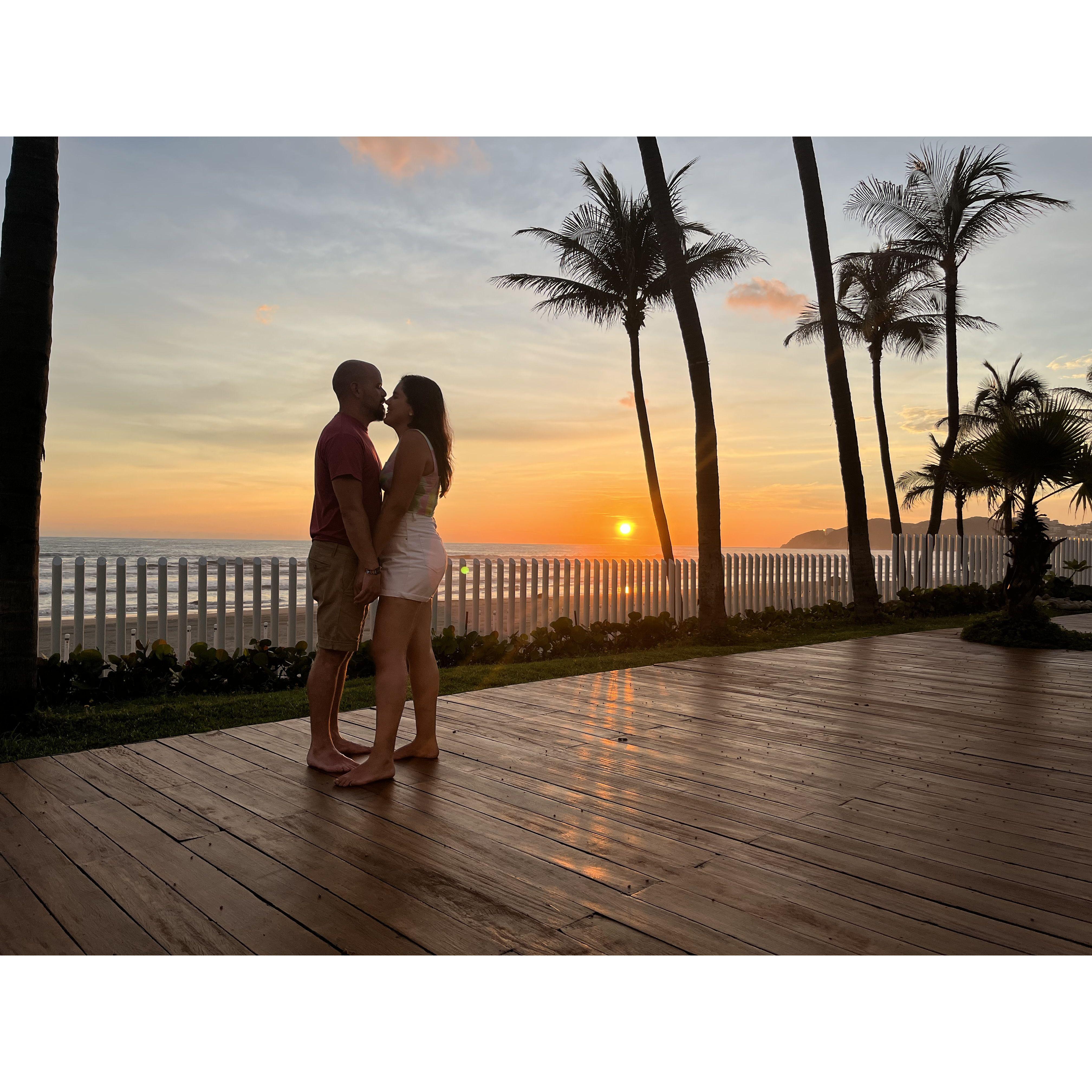 Nuestro primer atardecer comprometidos.