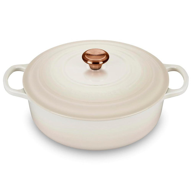 Le Creuset Signature 6.75-quart Round Wide Oven with Copper Knob - Enameled Cast Iron (Meringue)
