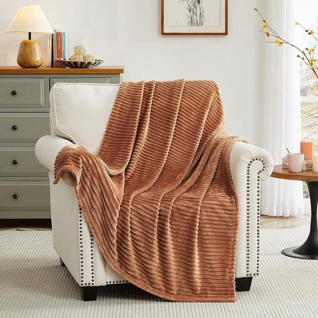 Geniospin Fleece Throw Blanket, Dark Brown Flannel 280GSM Extra Soft Lightweight Blanket with Strip, Plush Fuzzy Cozy Blankets and Throws for Couch, Bed, Sofa Cozy, Warm and Breathable (60x80 inches)