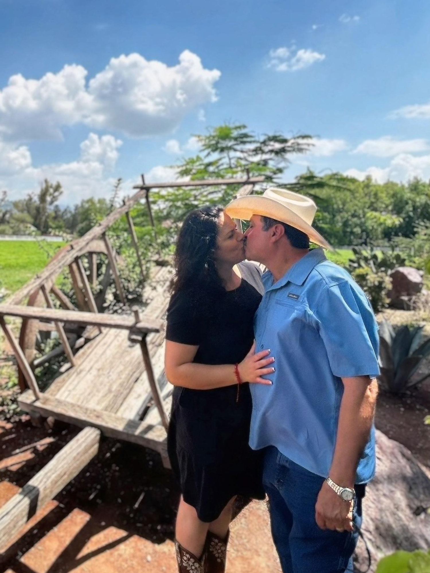The Wedding Website of Alfredo Castellanos and Yolanda Castellanos