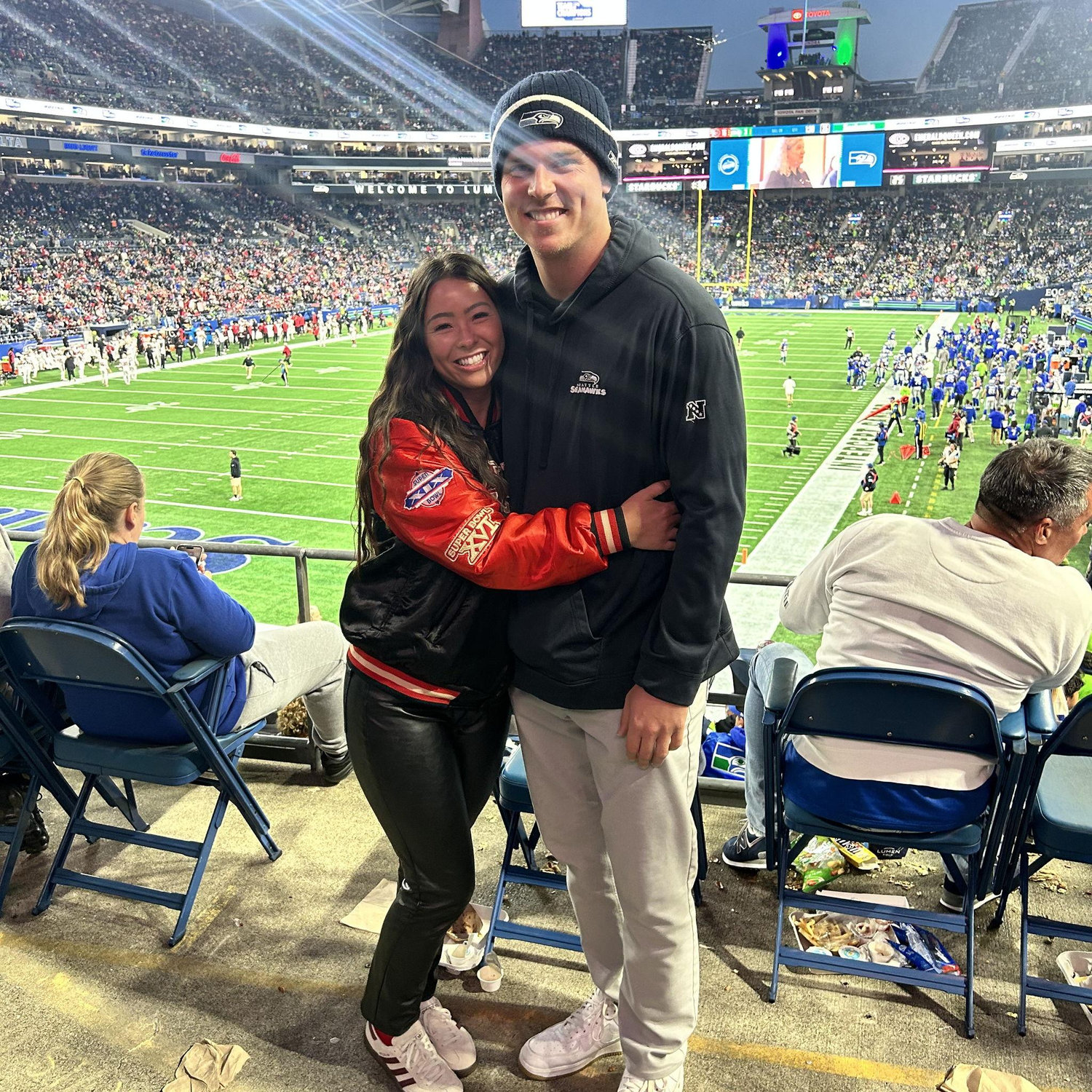 Niners VS Hawks...house divided!!