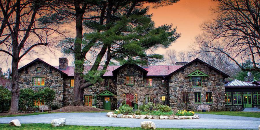 The Wedding Website of Laura Trainor and Michael Davis