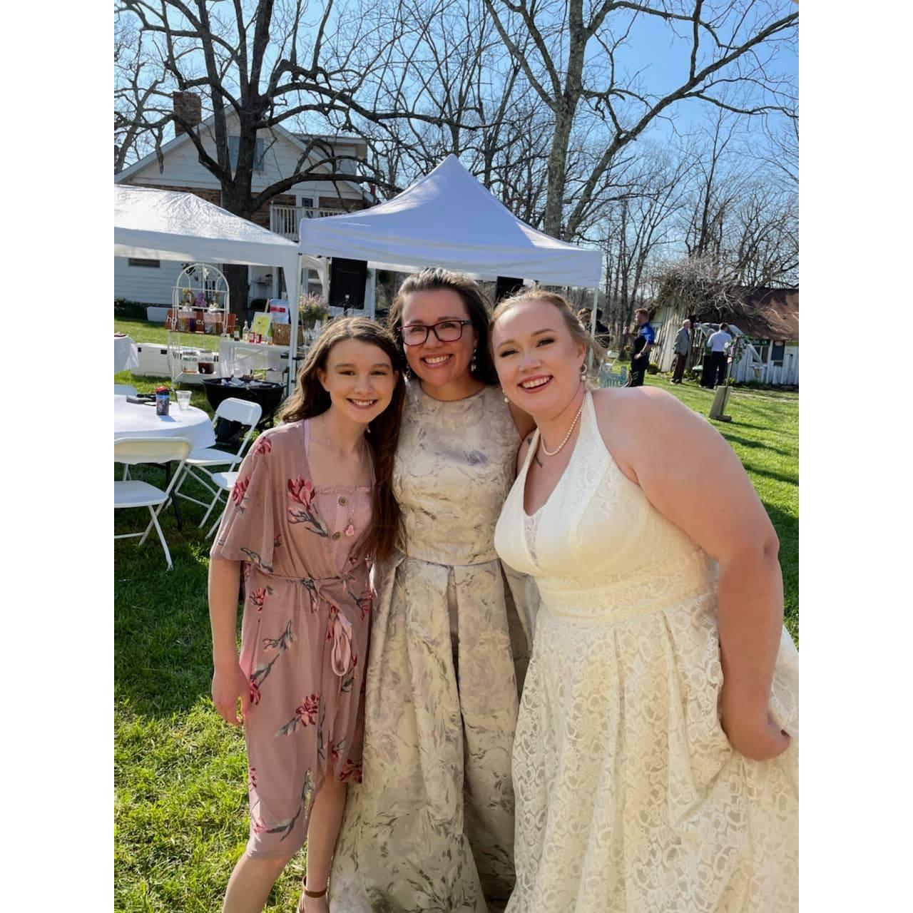 Regan, Rachel, and Cemi

Cousin and mother of the bride