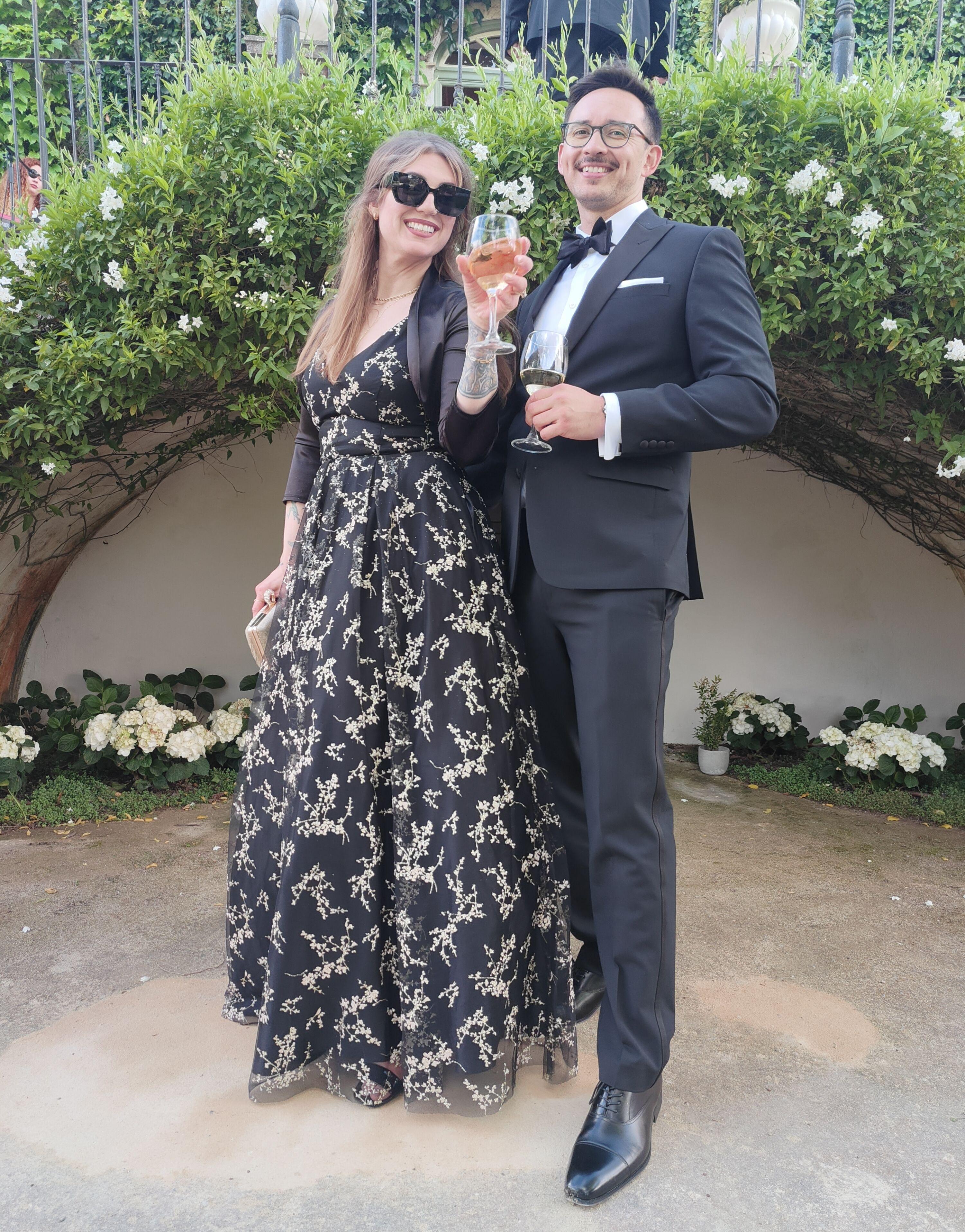 The Wedding Website of Lloyd Lannom and Holly Kronika