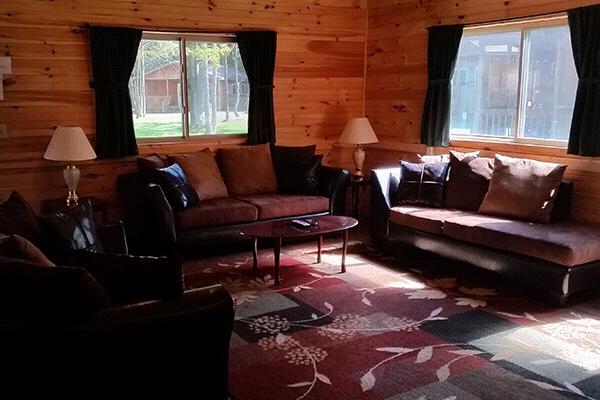 Living room of the cabin (see room for air mattresses!)