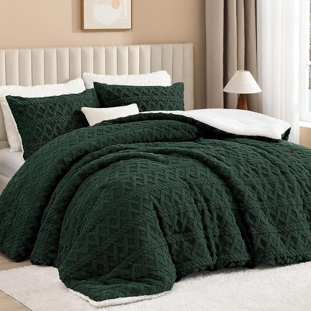 Andency Fluffy Sherpa Queen Comforter Set Dark Green, Super Soft Emerald Green Fleece Warm Bedding for Winter, Luxury Jacquard Boho Fuzzy Plush Bed Set 3 Pieces(1 Shaggy Comforter, 2 Pillowcases)