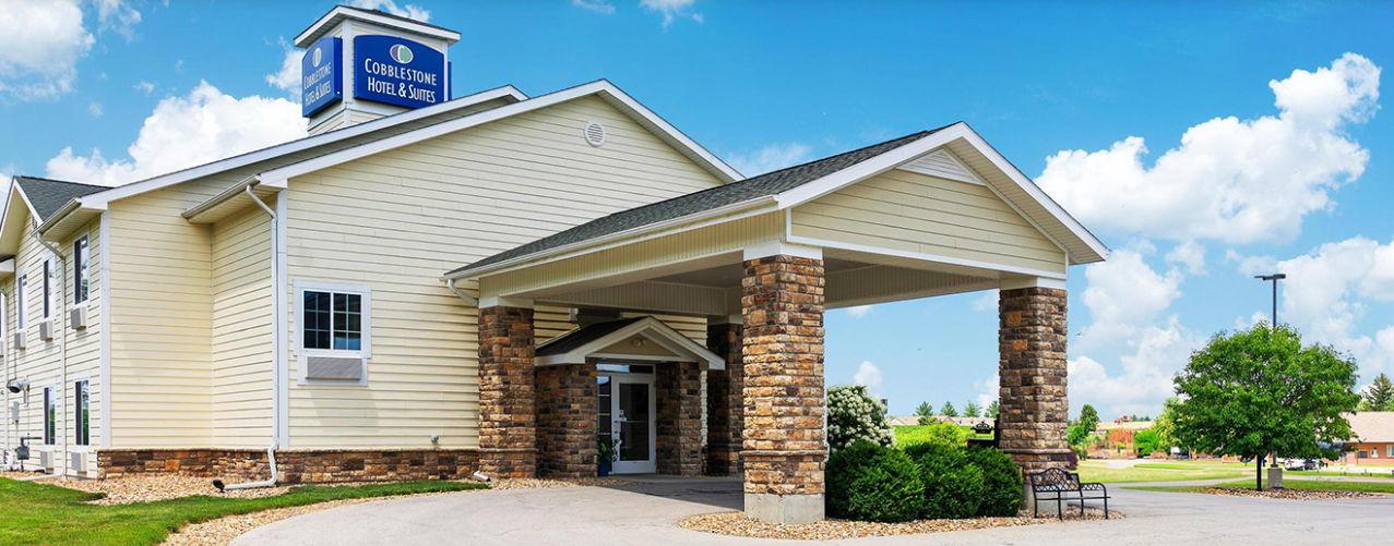 The Wedding Website of Emma Padellford and Casey Boatwright