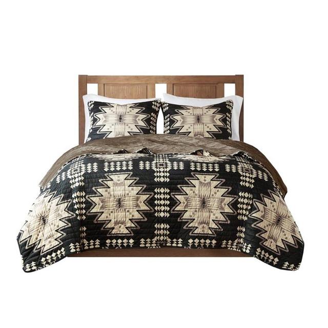 Woolrich Sierra Oversized Quilt Set - Stylish Aztec Southwestern Printed Coverlet and Matching Shams, Cozy Plush Bedding Layer with Solid Color Reverse, Full/Queen Tan/Black 3 Piece